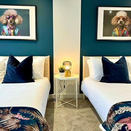 Bournemouth Getaway: 3Br Apartment Near Beach Bagian luar foto