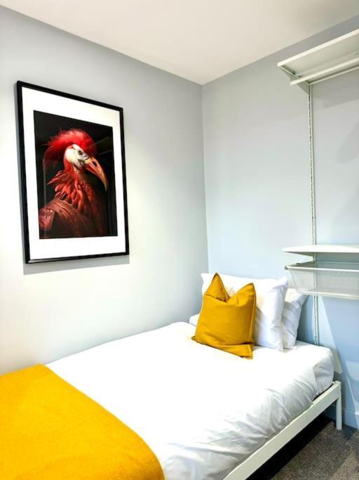 Bournemouth Getaway: 3Br Apartment Near Beach Bagian luar foto
