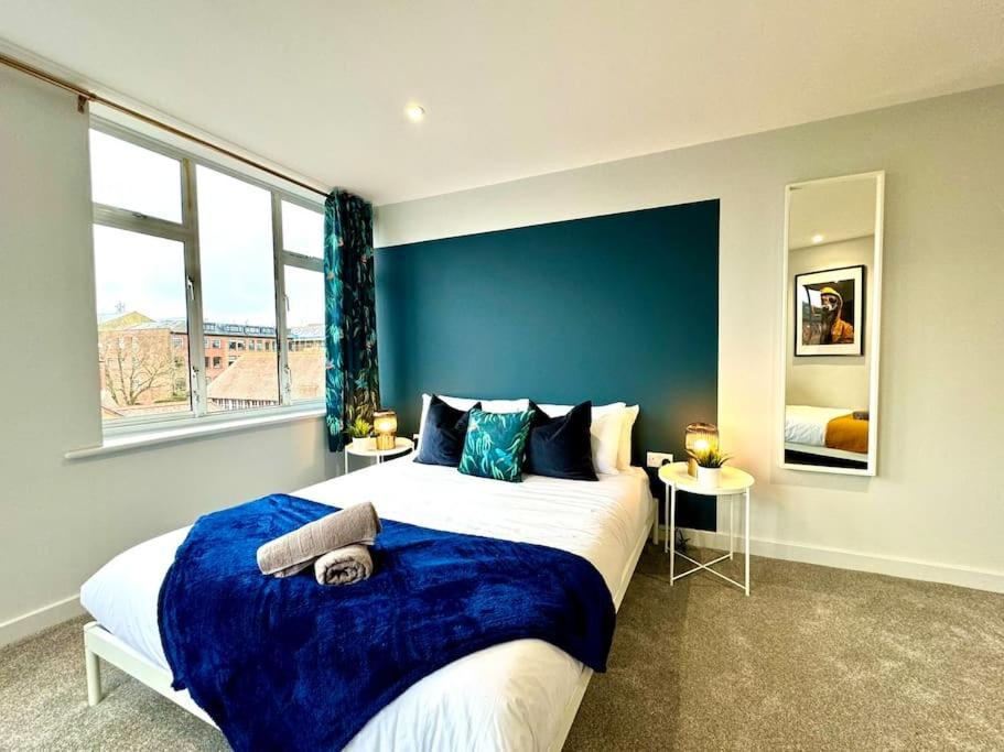 Bournemouth Getaway: 3Br Apartment Near Beach Bagian luar foto