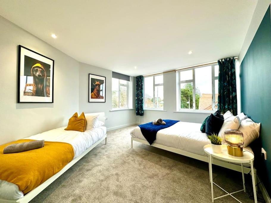 Bournemouth Getaway: 3Br Apartment Near Beach Bagian luar foto