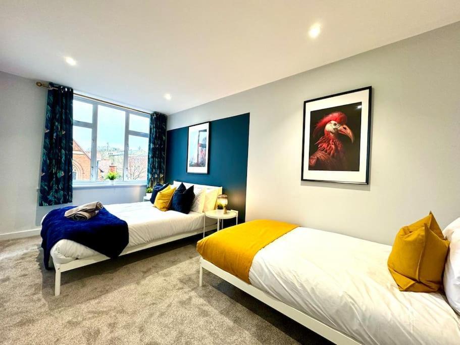 Bournemouth Getaway: 3Br Apartment Near Beach Bagian luar foto